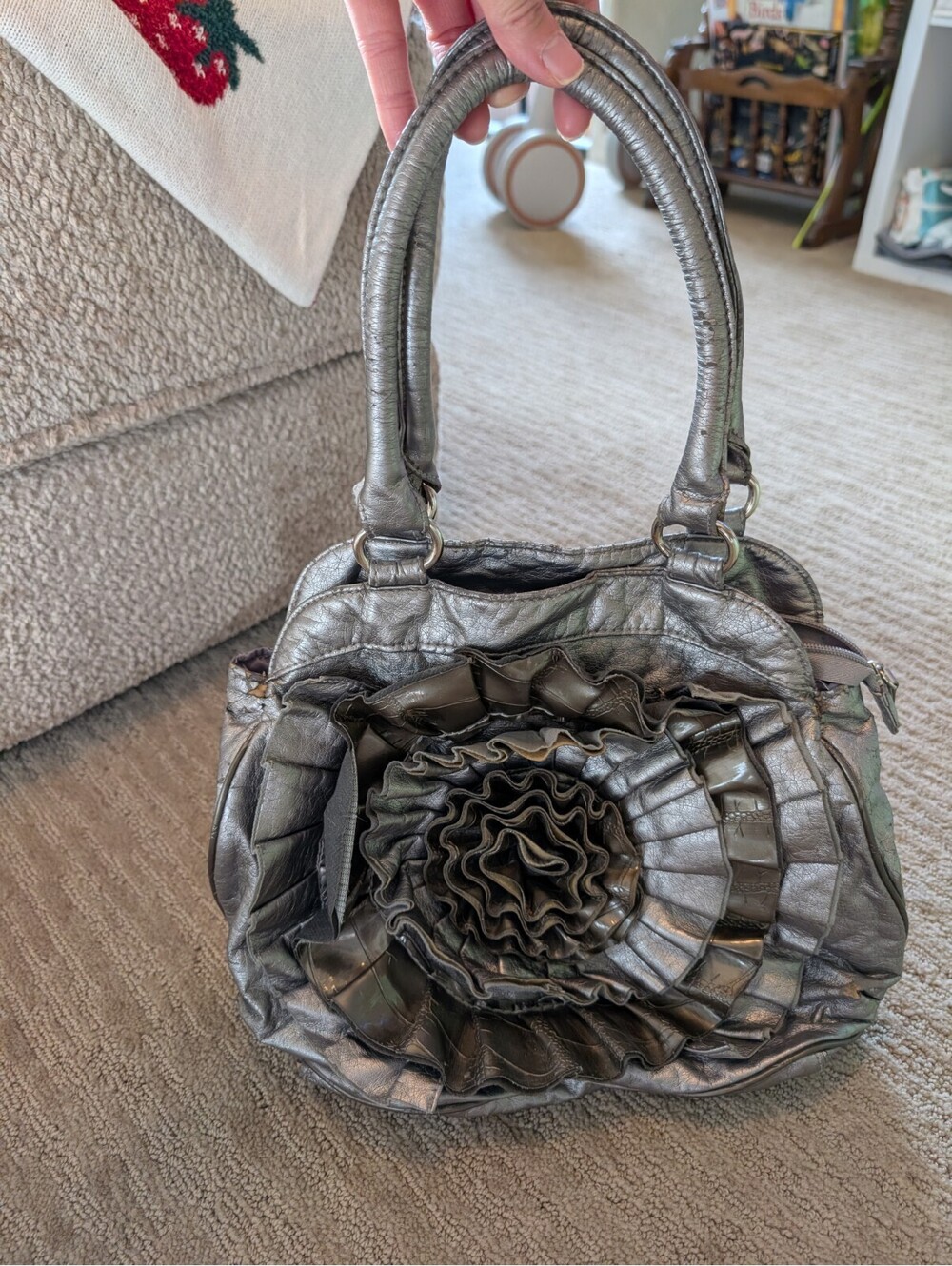 VTG Chateau Silver Metallic Faux Leather Handbag Rosette Flower Ruffle Purse Y2K